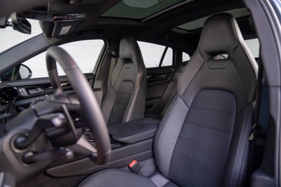2025 Porsche Panamera 4