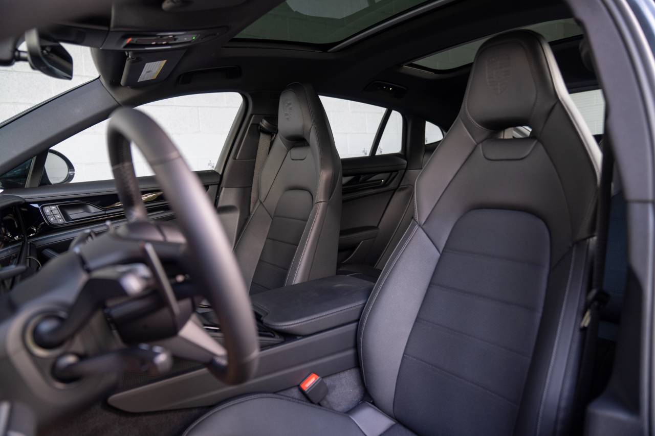 2025 Porsche Panamera 4