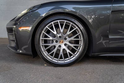 2025 Porsche Panamera 4