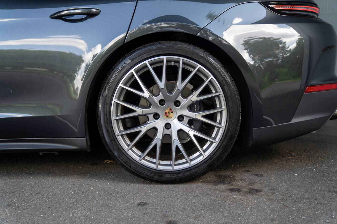 2025 Porsche Panamera 4