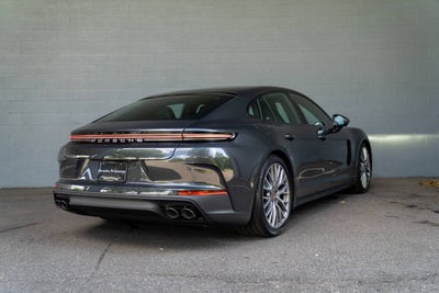 2025 Porsche Panamera 4