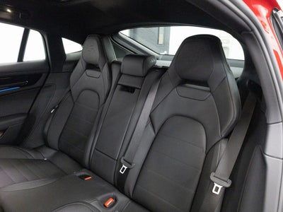 2026 Porsche Panamera 4