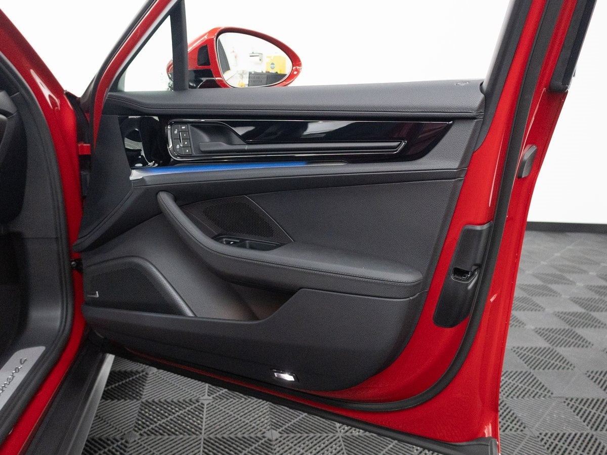 2026 Porsche Panamera 4