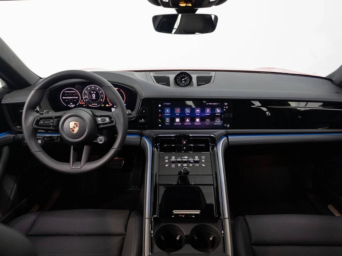 2026 Porsche Panamera 4