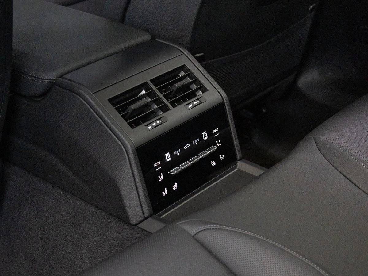 2026 Porsche Panamera 4