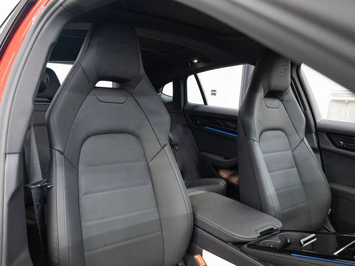 2026 Porsche Panamera 4