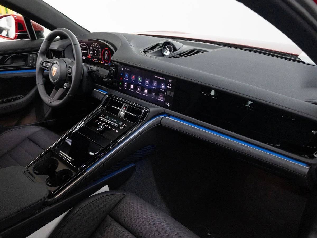 2026 Porsche Panamera 4