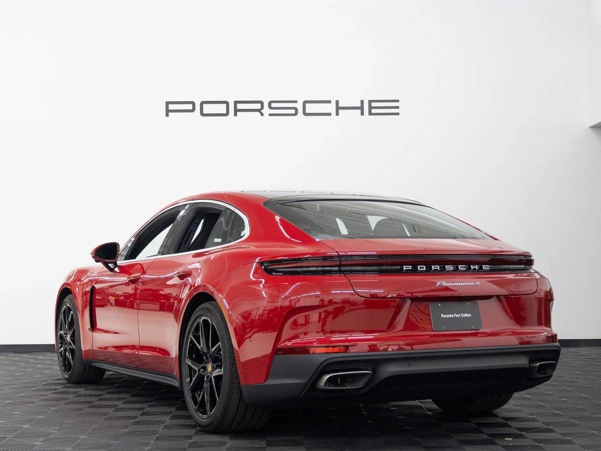 2026 Porsche Panamera 4