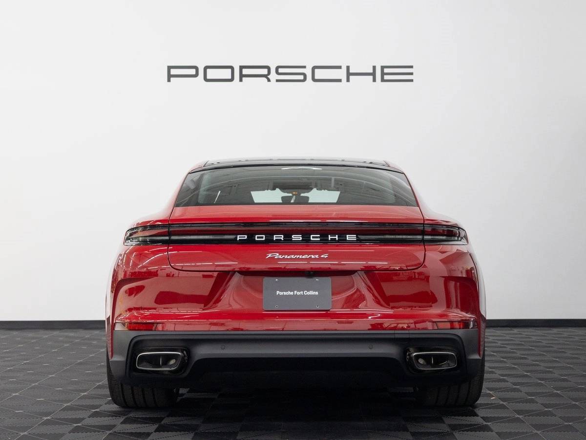2026 Porsche Panamera 4