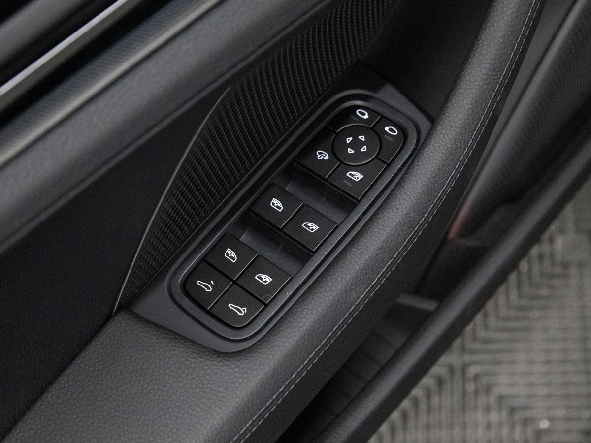 2026 Porsche Panamera 4