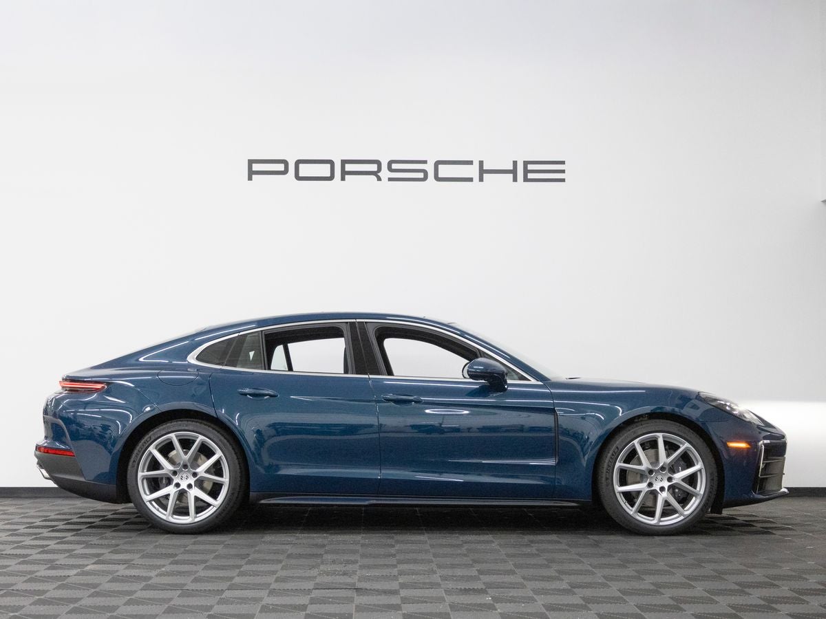 2026 Porsche Panamera 4