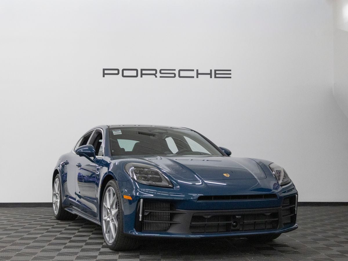 2026 Porsche Panamera 4