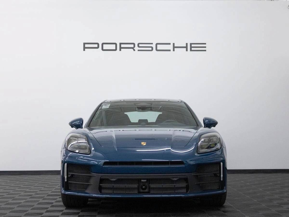 2026 Porsche Panamera 4