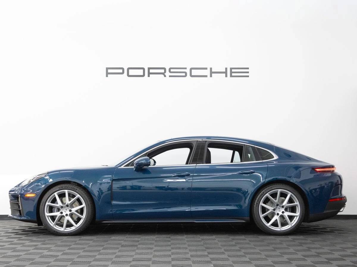 2026 Porsche Panamera 4