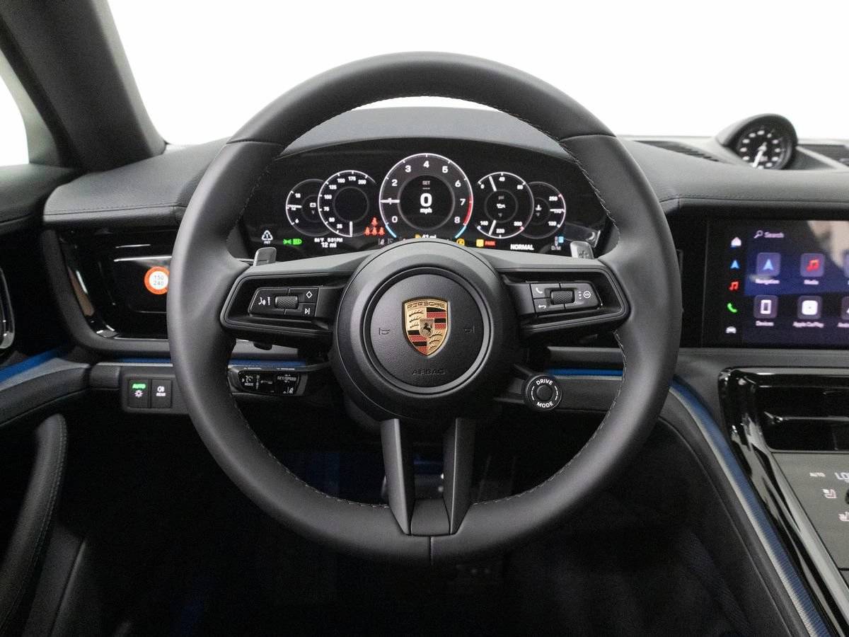 2026 Porsche Panamera 4