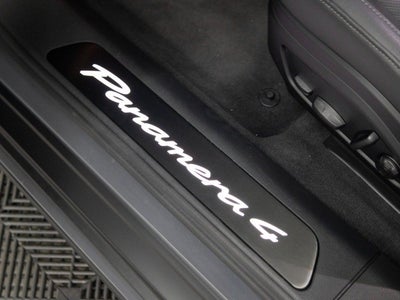 2025 Porsche Panamera 4