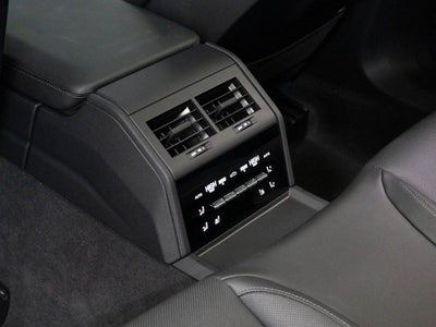 2025 Porsche Panamera 4