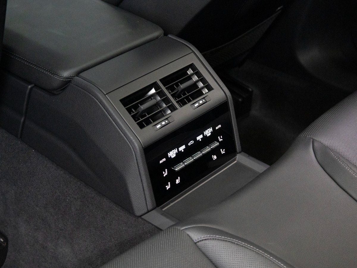 2025 Porsche Panamera 4