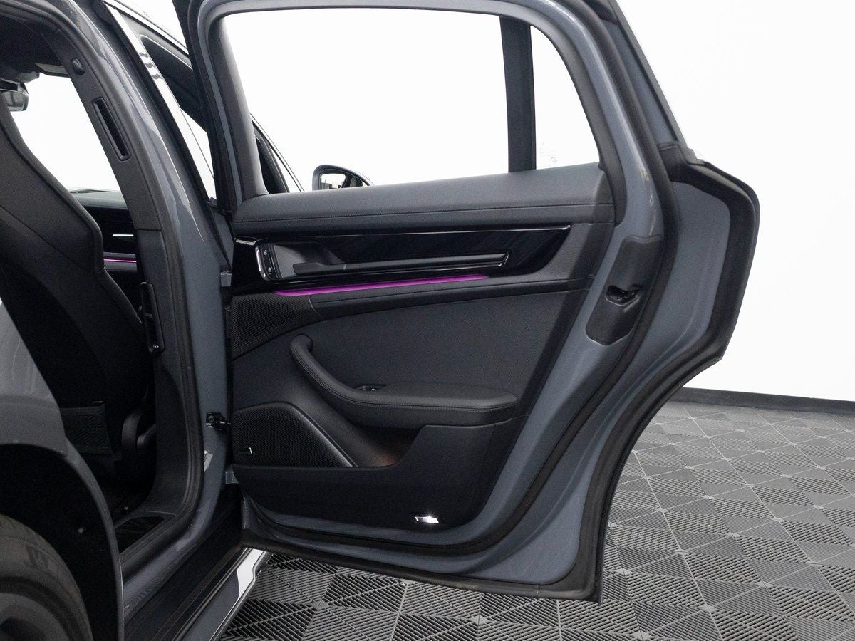 2025 Porsche Panamera 4