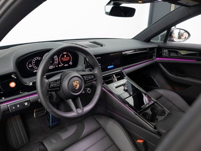 2025 Porsche Panamera 4