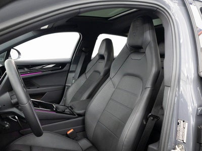 2025 Porsche Panamera 4