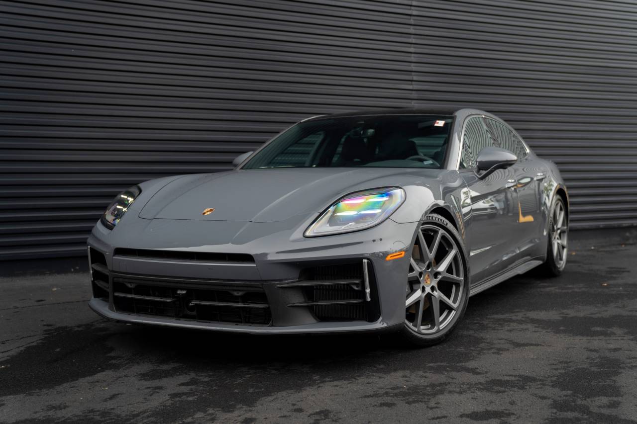 2025 Porsche Panamera 4