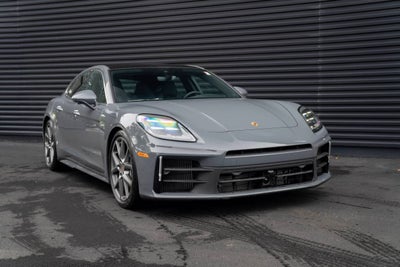2025 Porsche Panamera 4