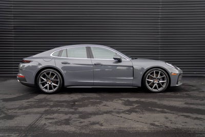 2025 Porsche Panamera 4