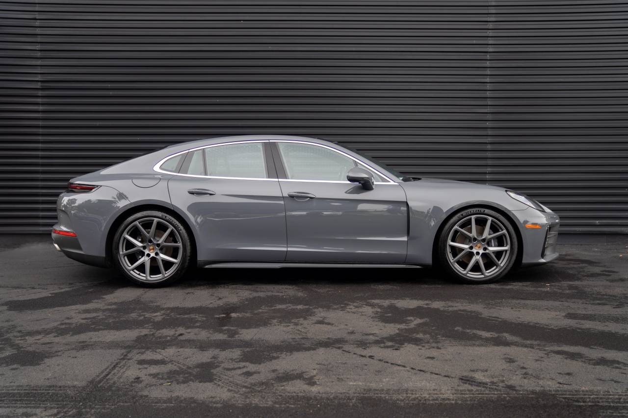 2025 Porsche Panamera 4