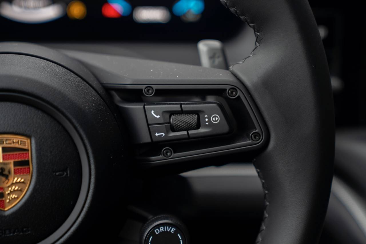 2025 Porsche Panamera 4