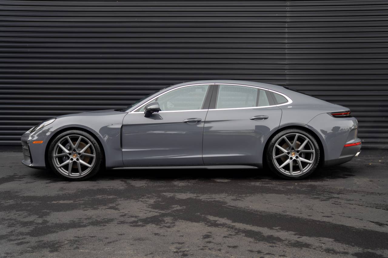 2025 Porsche Panamera 4