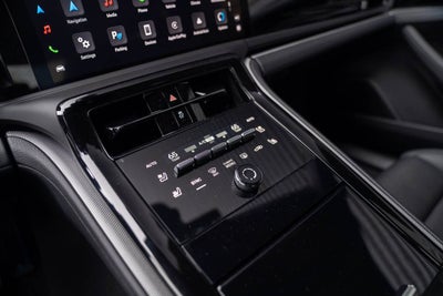 2025 Porsche Panamera 4