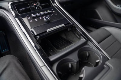 2025 Porsche Panamera 4