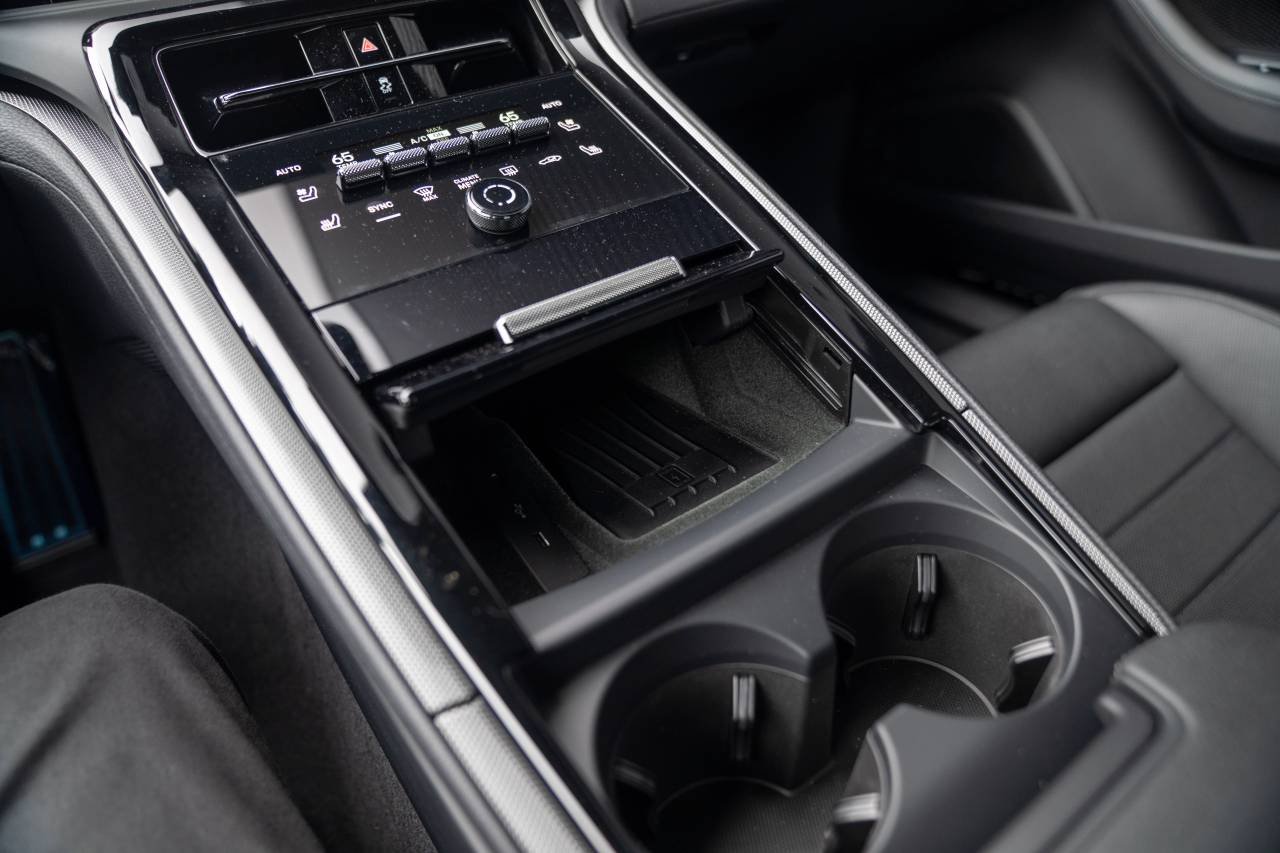 2025 Porsche Panamera 4