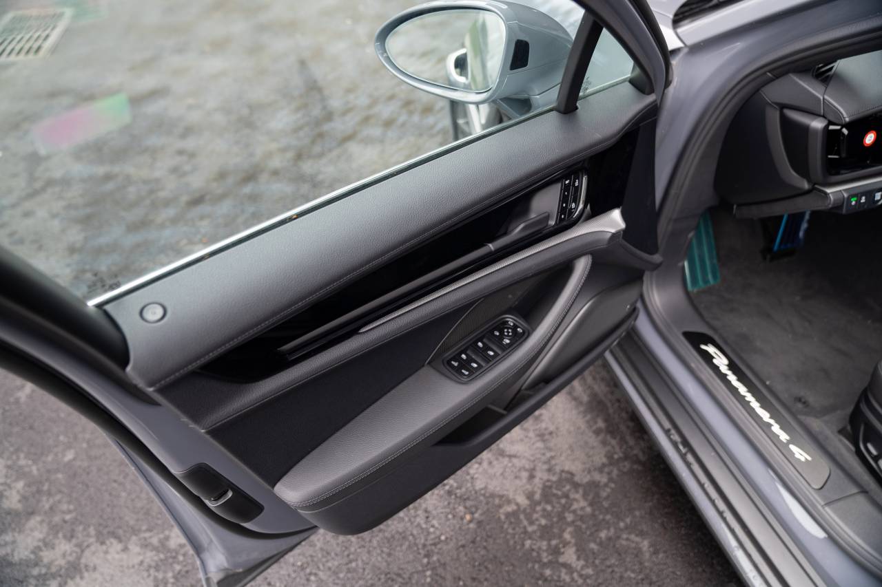 2025 Porsche Panamera 4