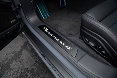 2025 Porsche Panamera 4