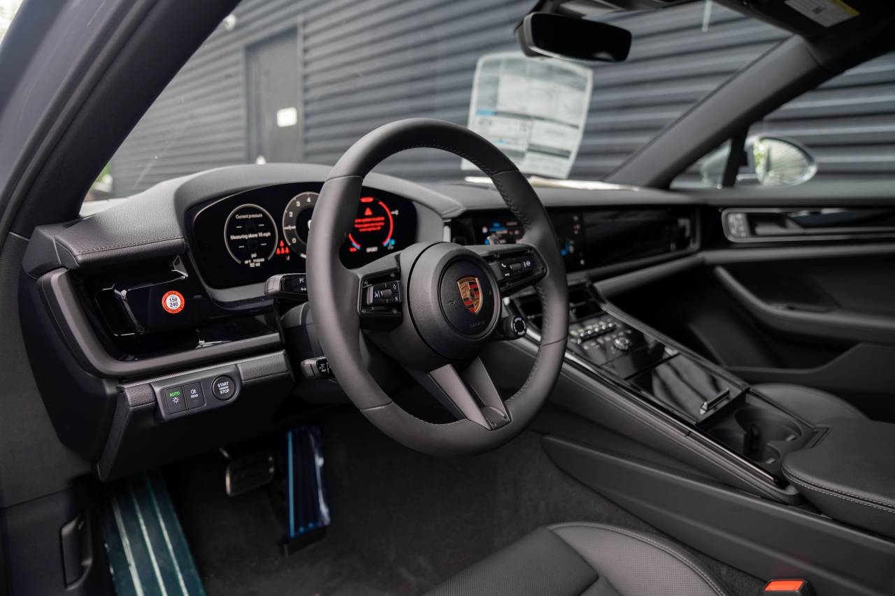 2025 Porsche Panamera 4