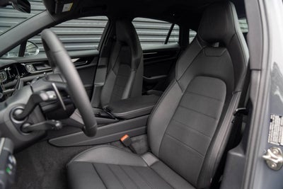 2025 Porsche Panamera 4