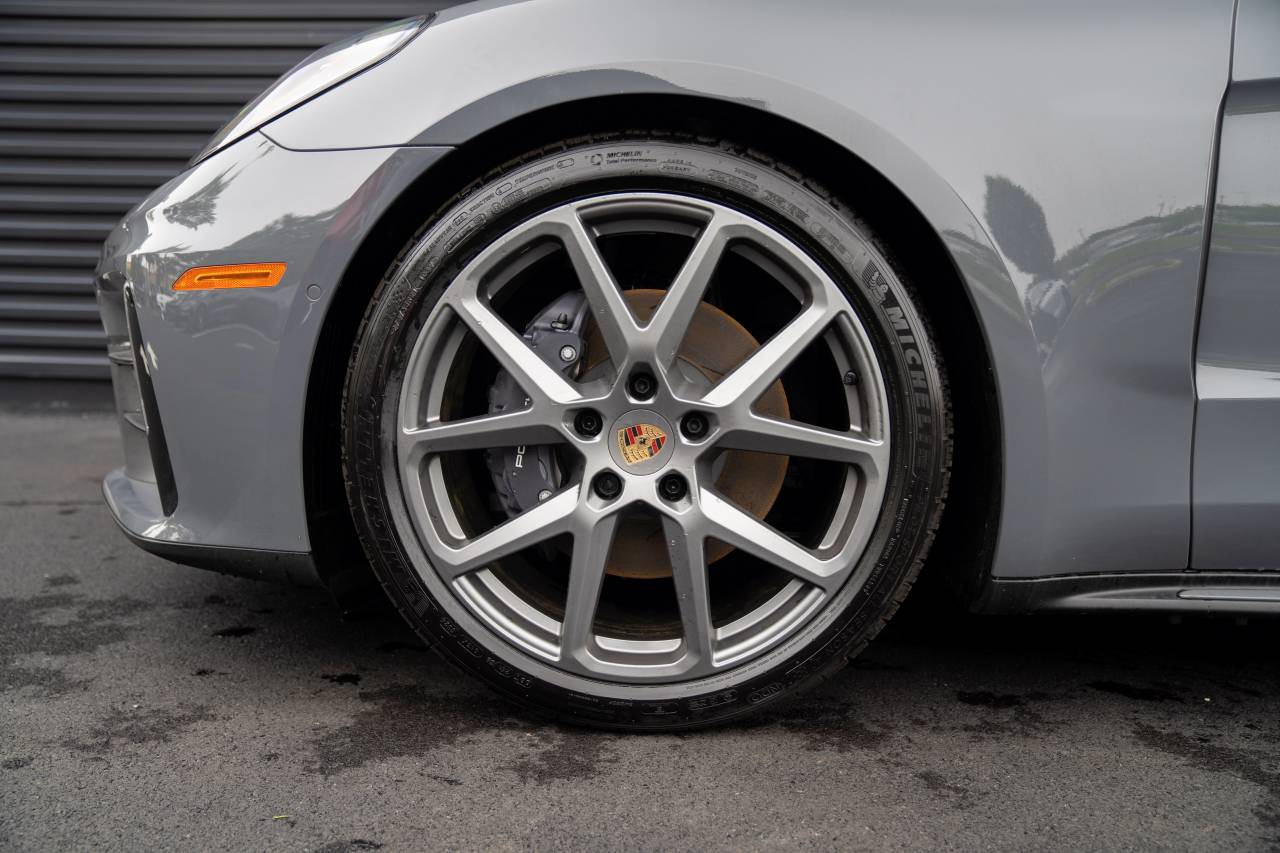2025 Porsche Panamera 4