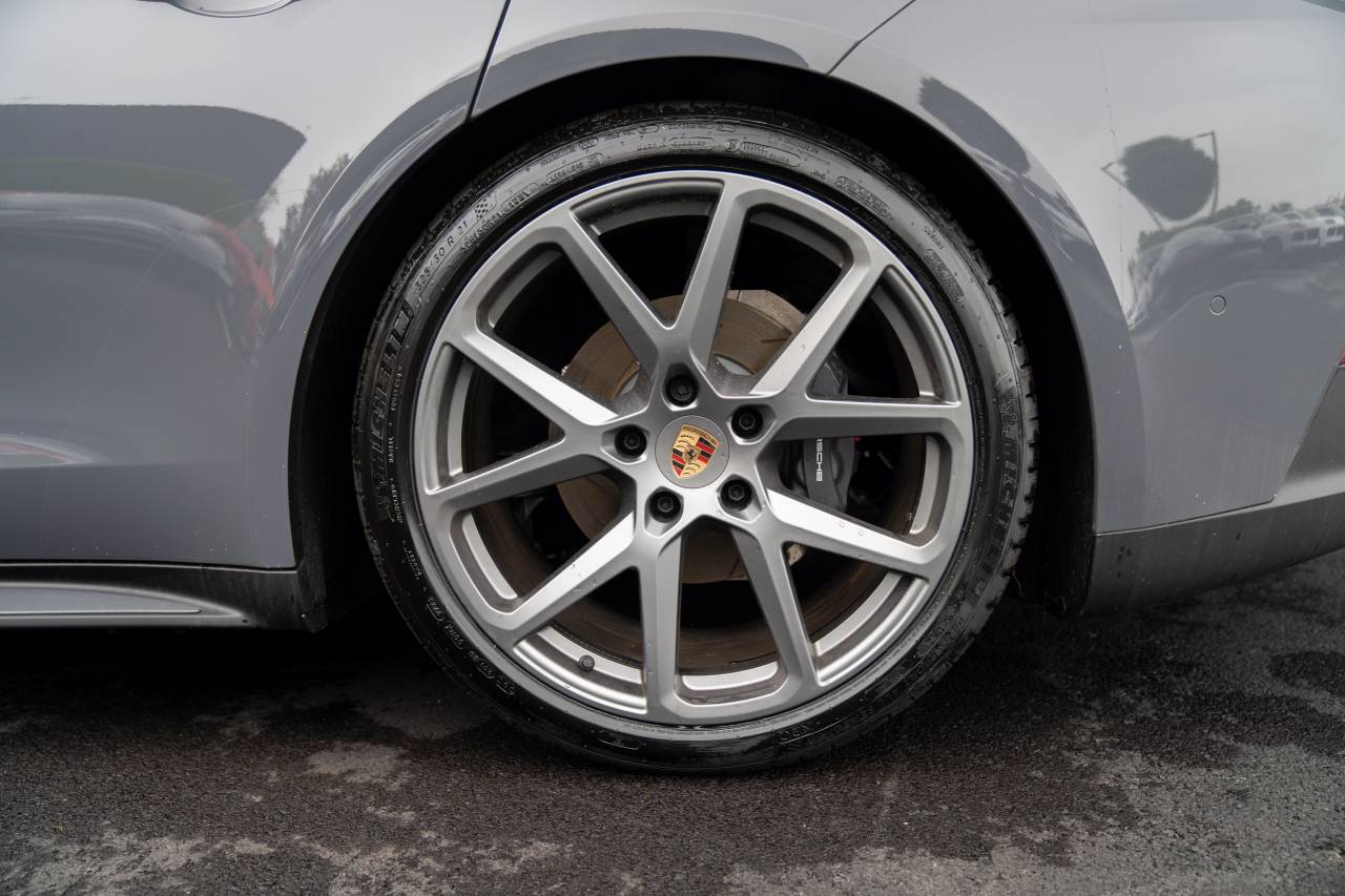 2025 Porsche Panamera 4