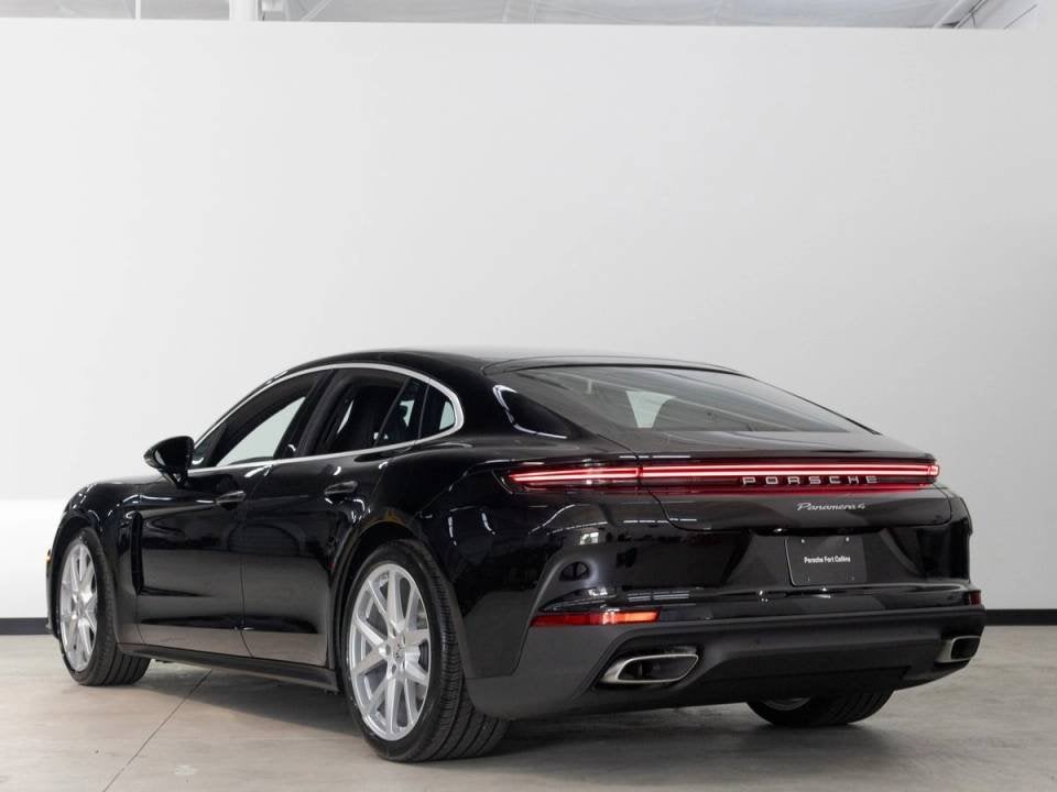 2025 Porsche Panamera Panamera 4