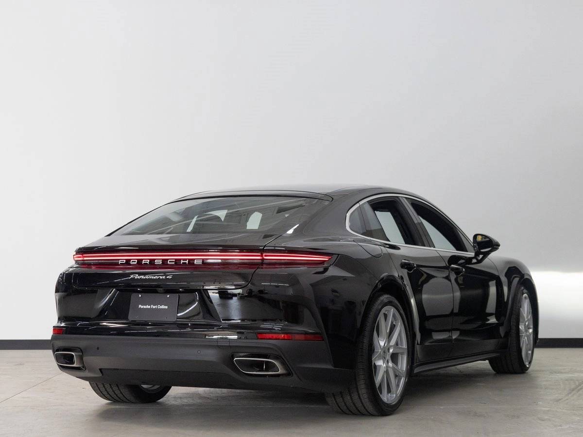 2025 Porsche Panamera Panamera 4