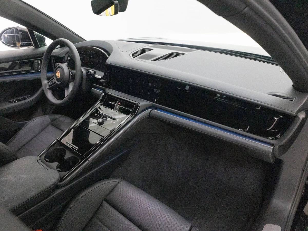 2025 Porsche Panamera Panamera 4