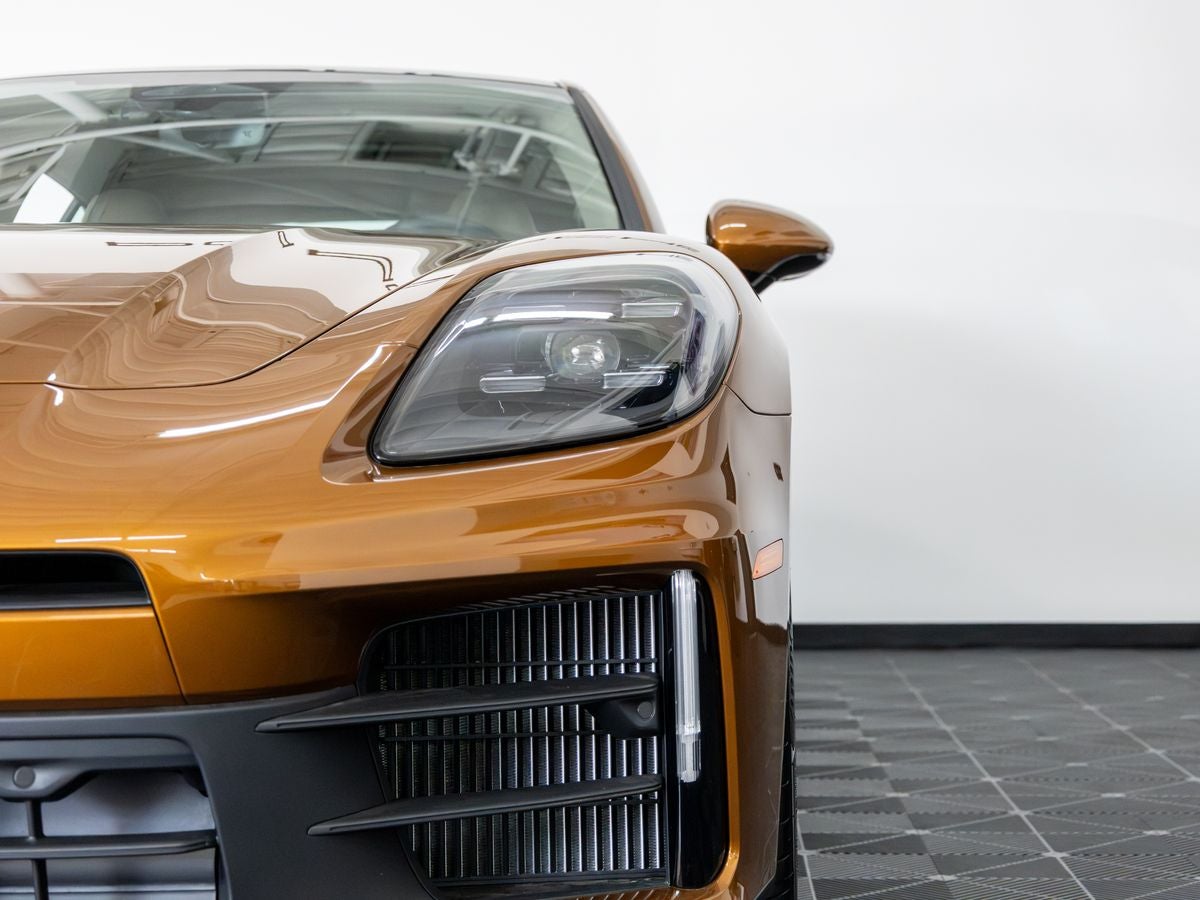 2026 Porsche Panamera 4