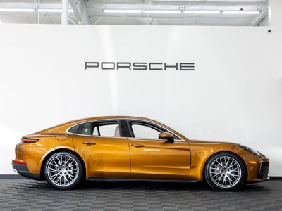 2026 Porsche Panamera 4