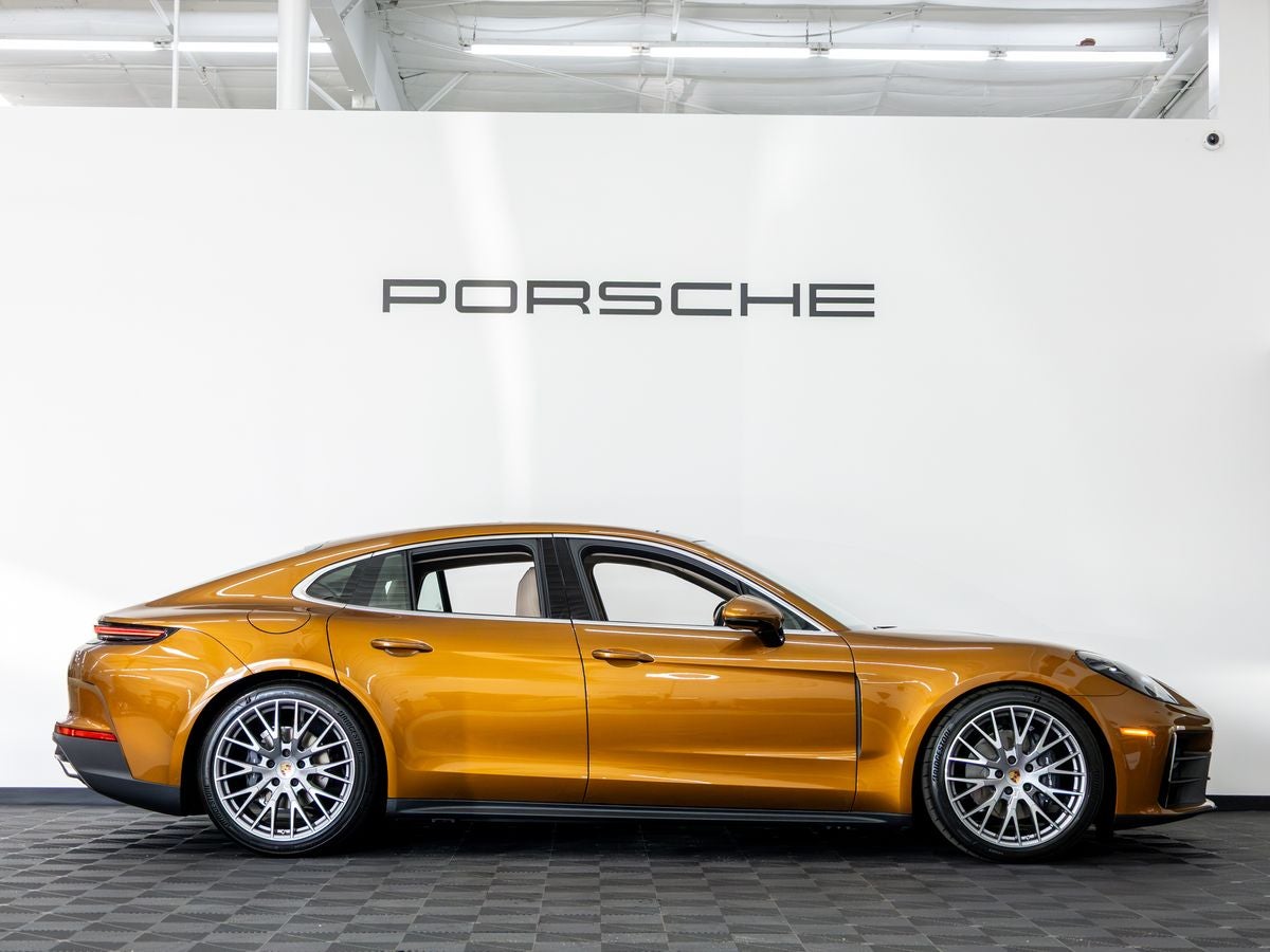 2026 Porsche Panamera 4
