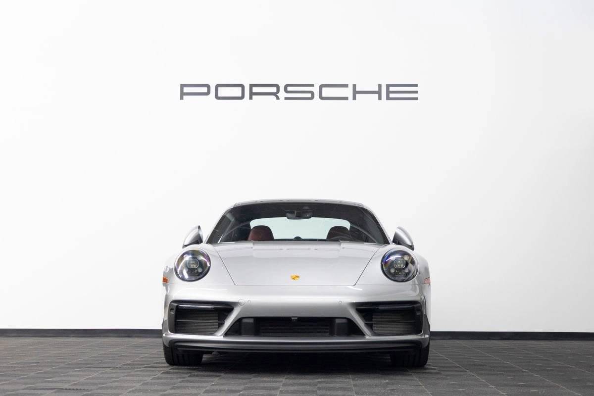 2024 Porsche 911 Carrera GTS