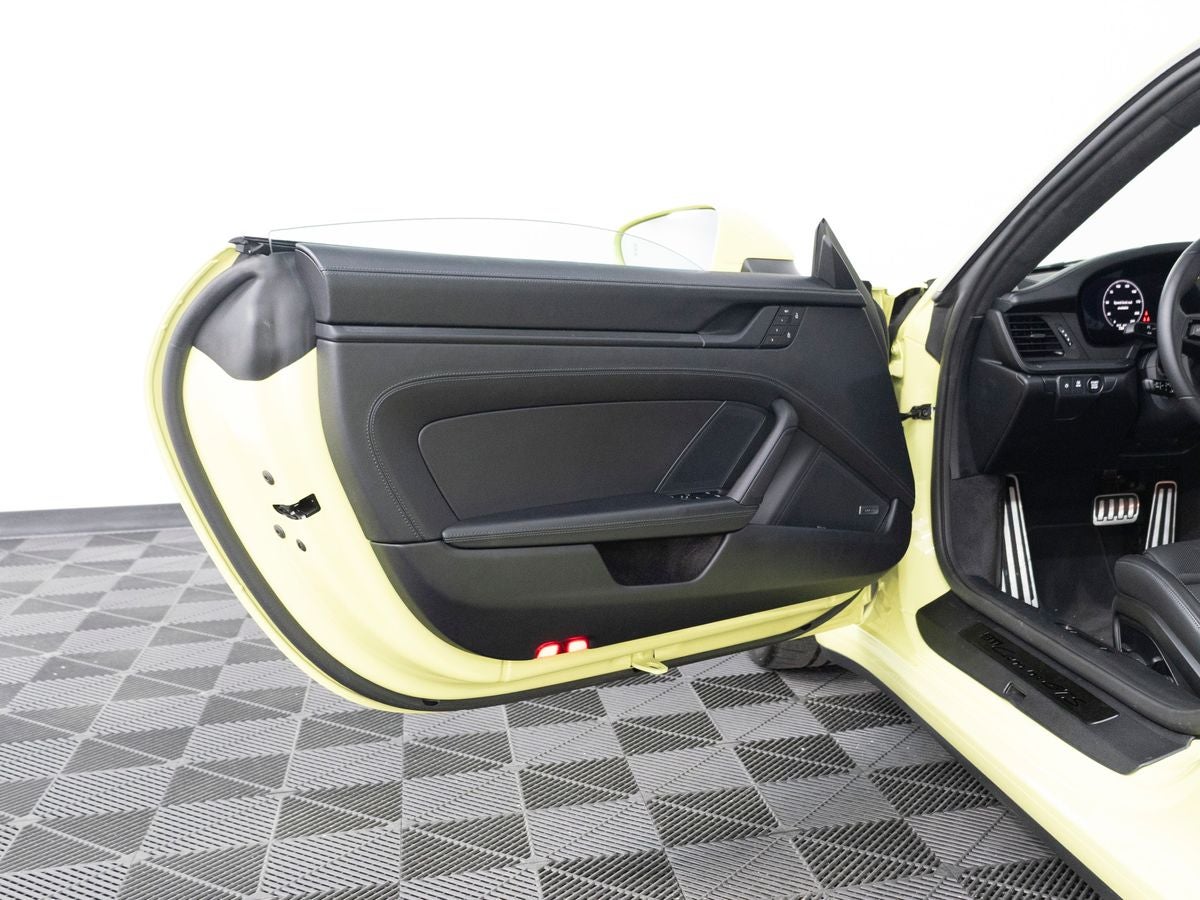 2025 Porsche 911 Carrera GTS