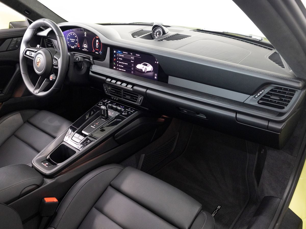 2025 Porsche 911 Carrera GTS