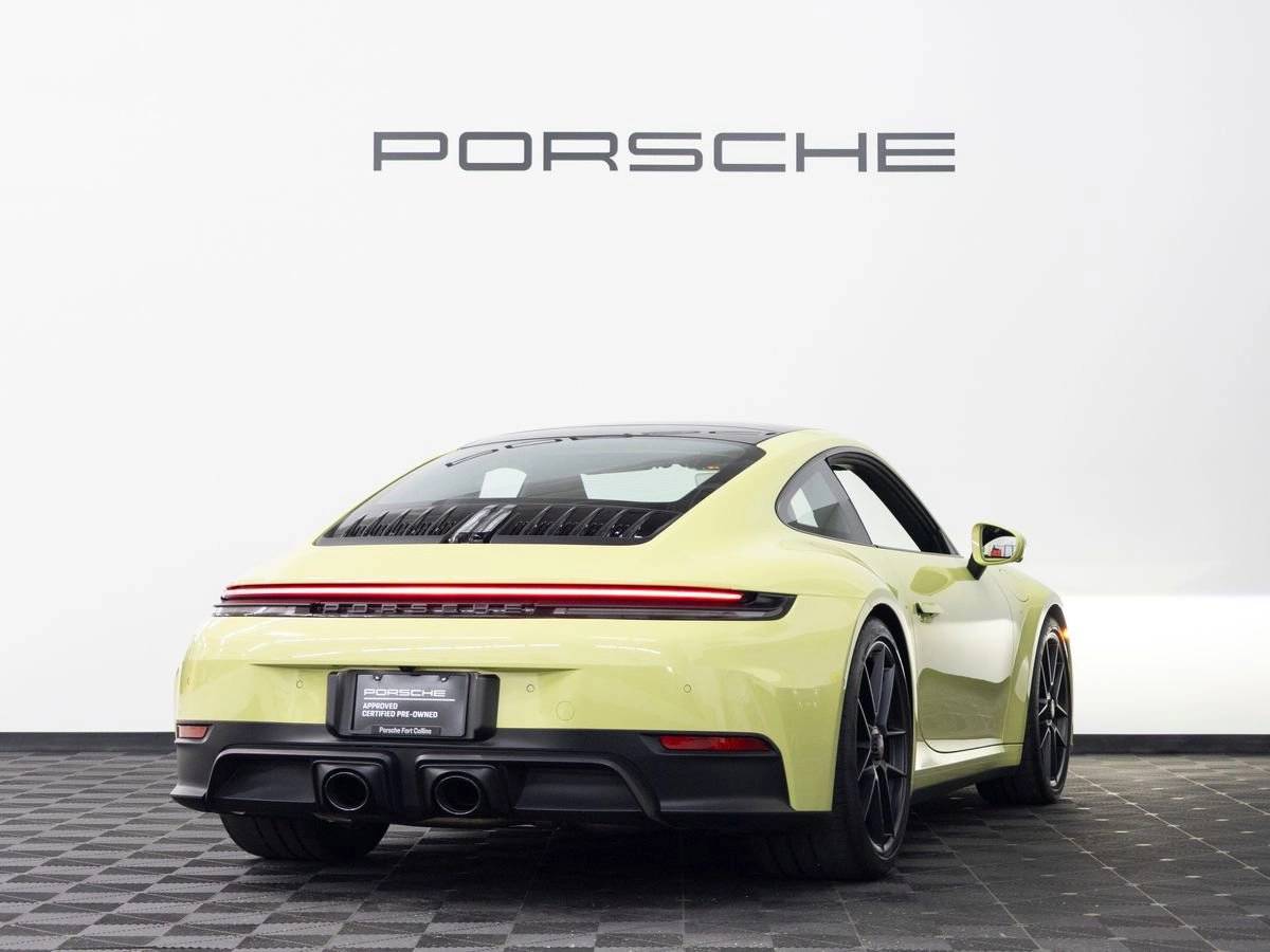 2025 Porsche 911 Carrera GTS